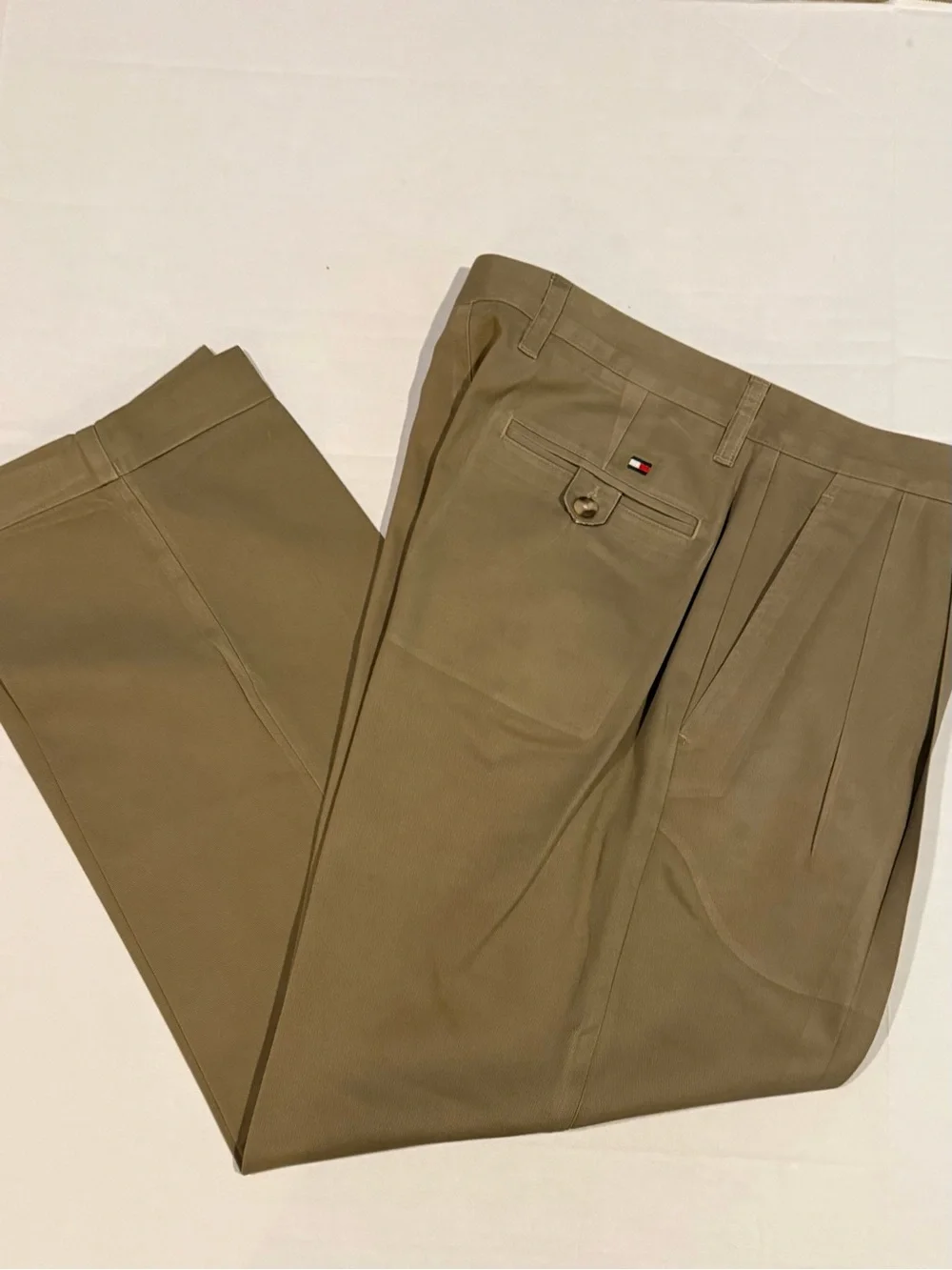 Tommy Hilfiger Men's Tan Pleated Chinos Size 36 x 29